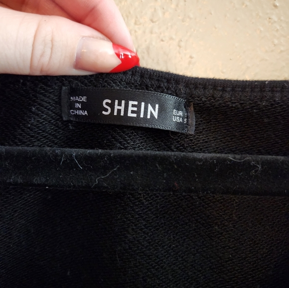 Long Sleeve Black Crop Top - Picture 2 of 3